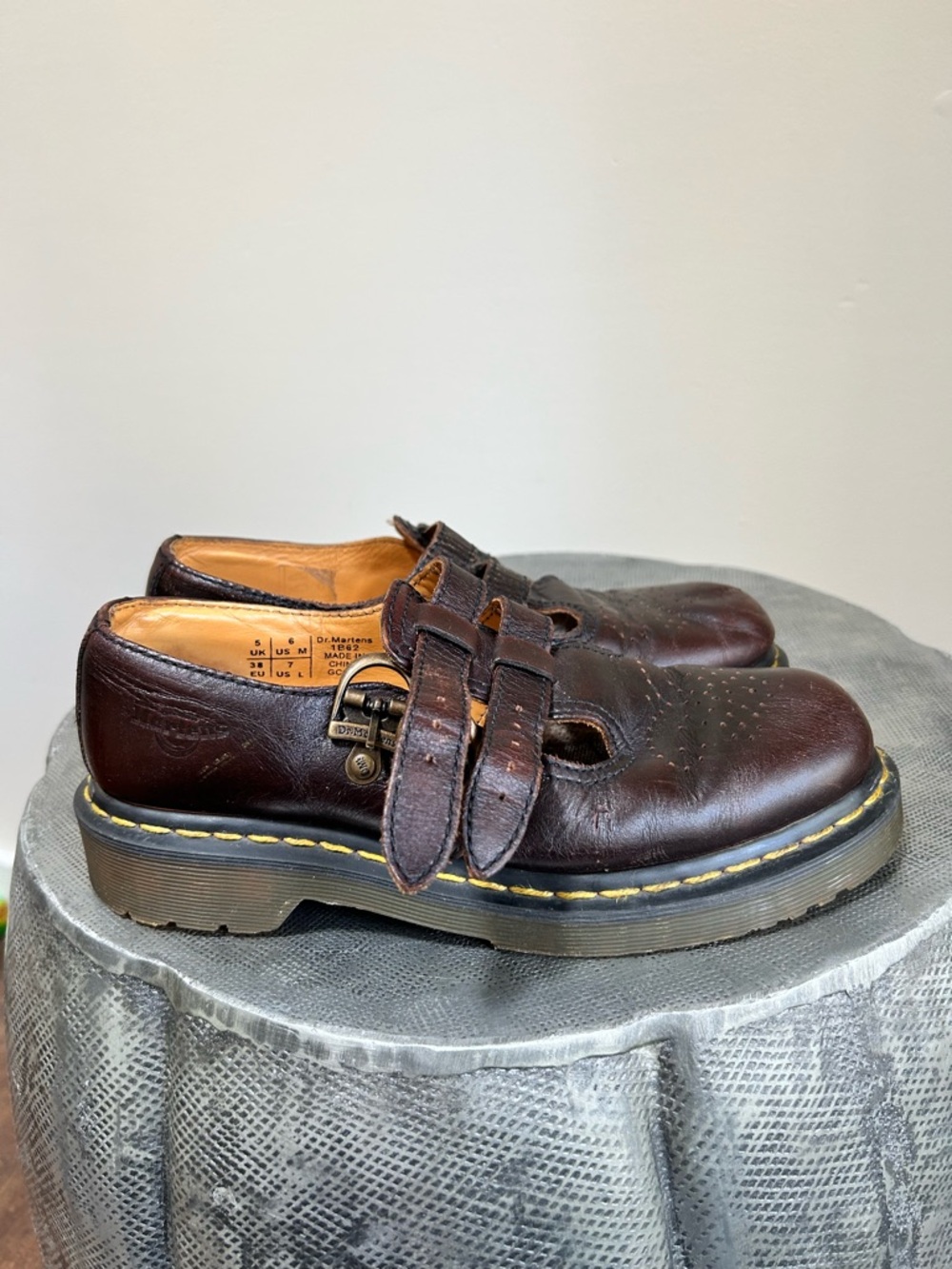 Dr. Martens ~ Chunky Leather Double Strap Mary Jane’s in size US 7 - Picture 5 of 16